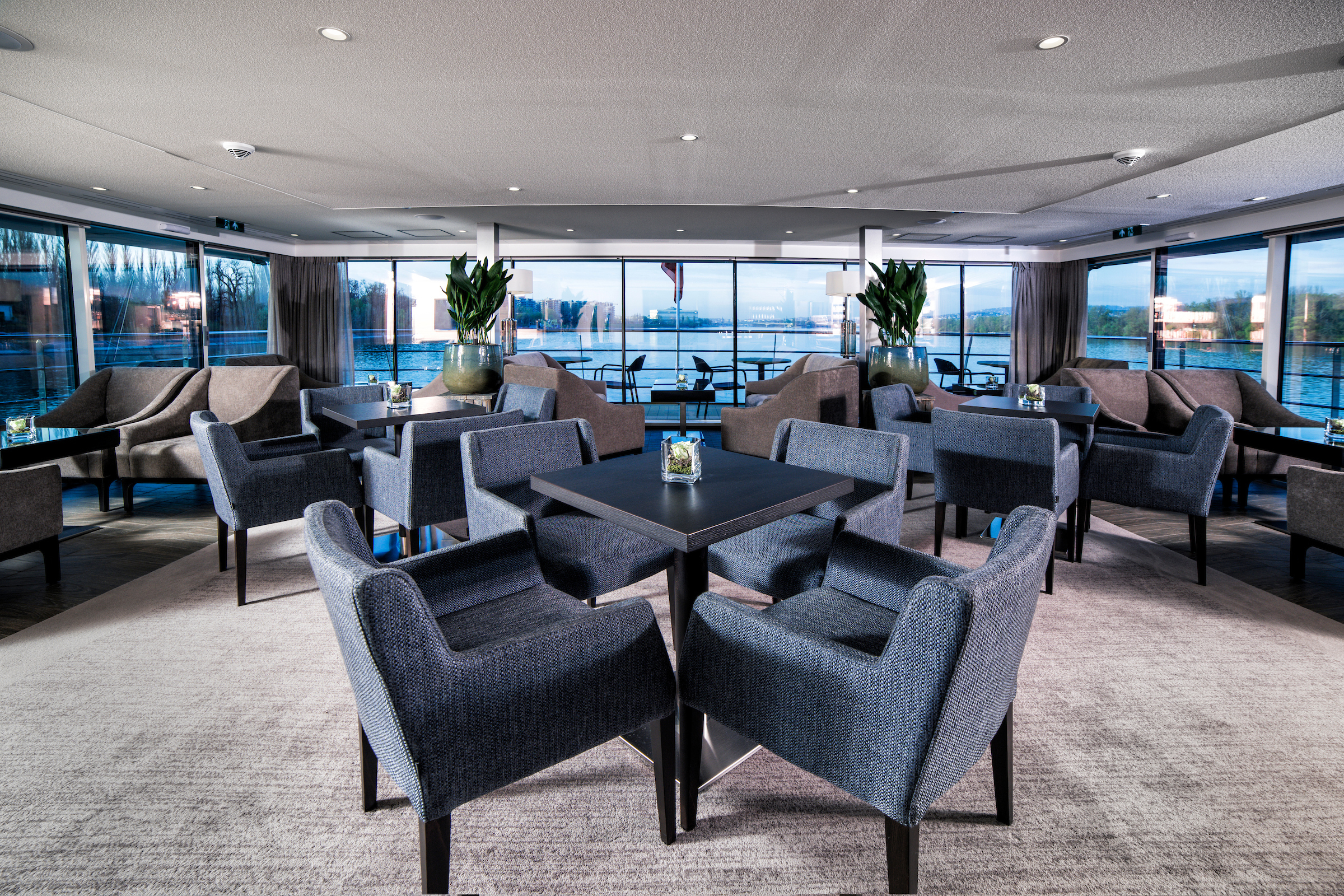 Avalon Waterways_Avalon Envision_Club Lounge_28.jpg